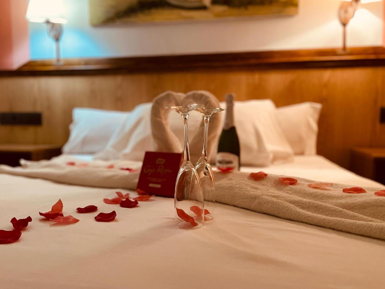 Hotel Pinomar 엘푸에르토데산타마리아 외부 사진