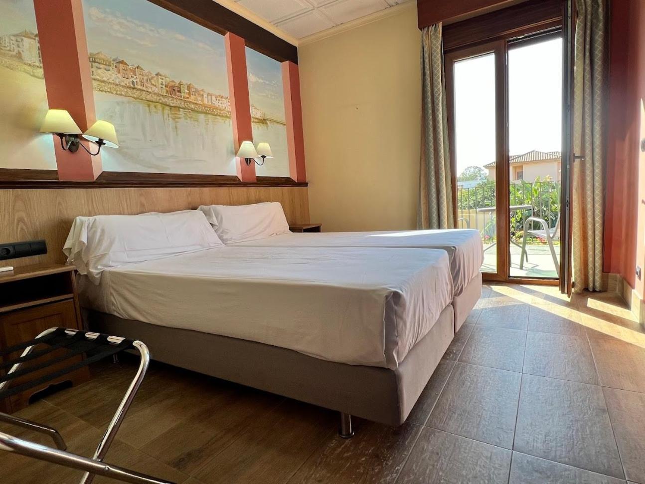 Hotel Pinomar 엘푸에르토데산타마리아 외부 사진
